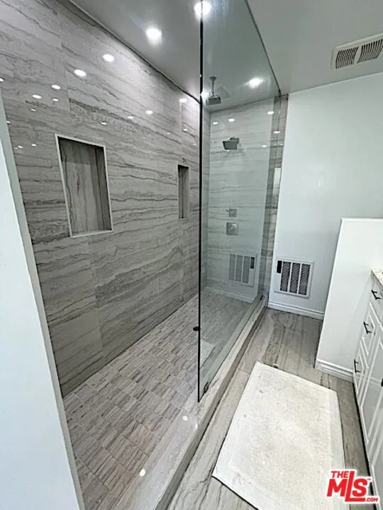 1015 Kings Road #104 West Hollywood, CA 90069