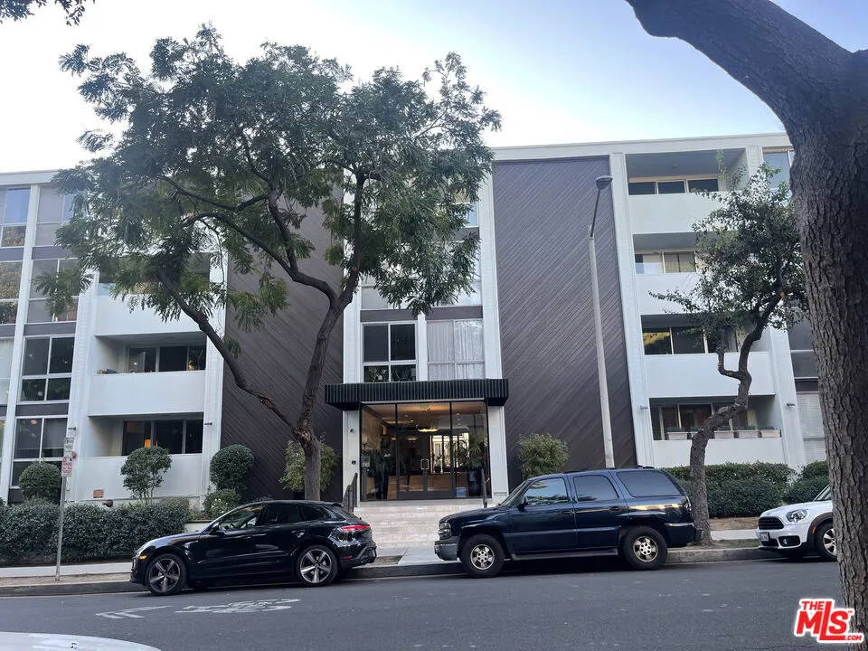 1015 Kings Road #104 West Hollywood, CA 90069