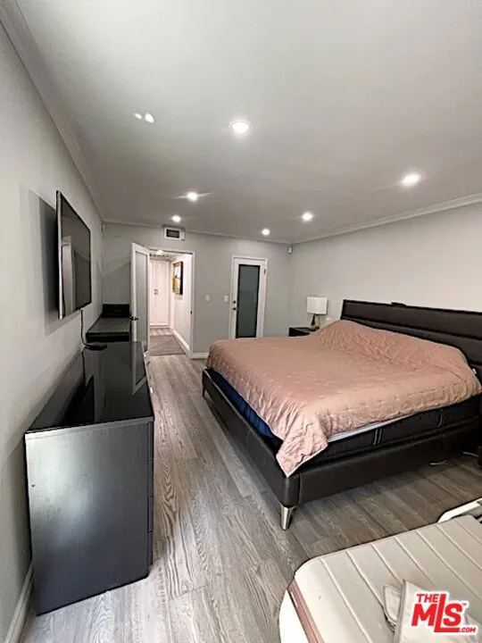 1015 Kings Road #104 West Hollywood, CA 90069