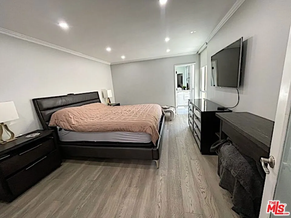 1015 Kings Road #104 West Hollywood, CA 90069
