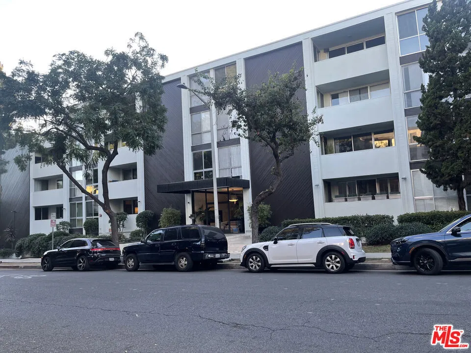1015 Kings Road #104 West Hollywood, CA 90069