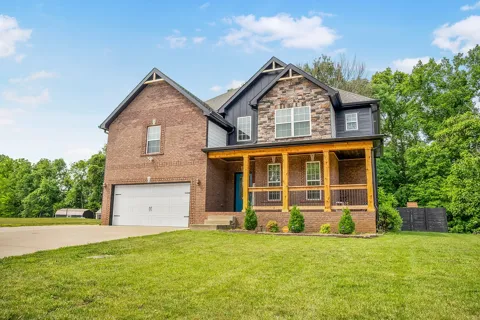 3552 Aurora Dr