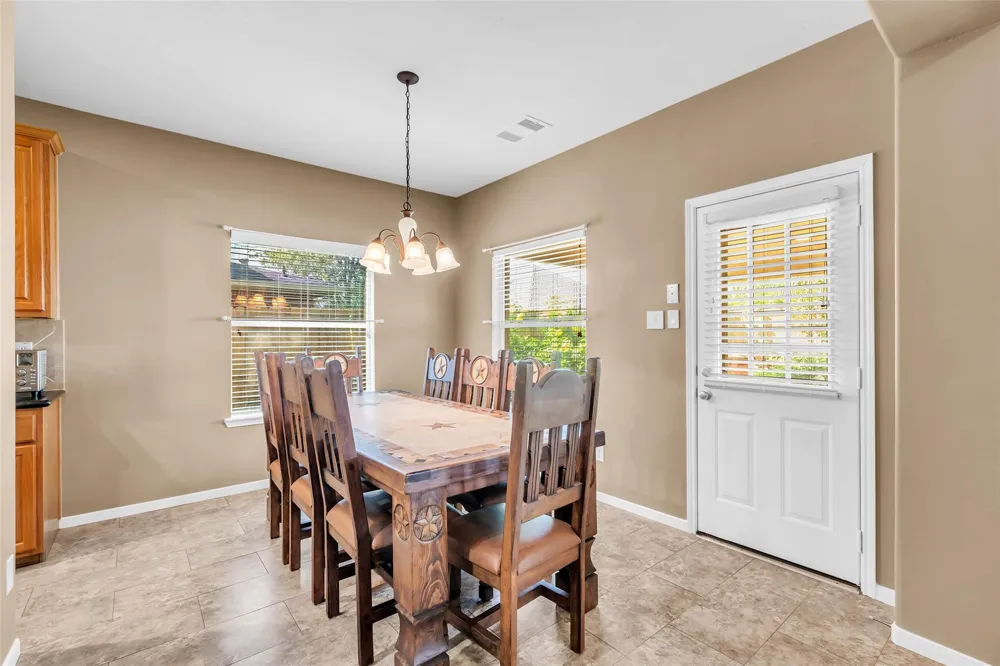 2710 Taos Trail Deer Park, TX 77536