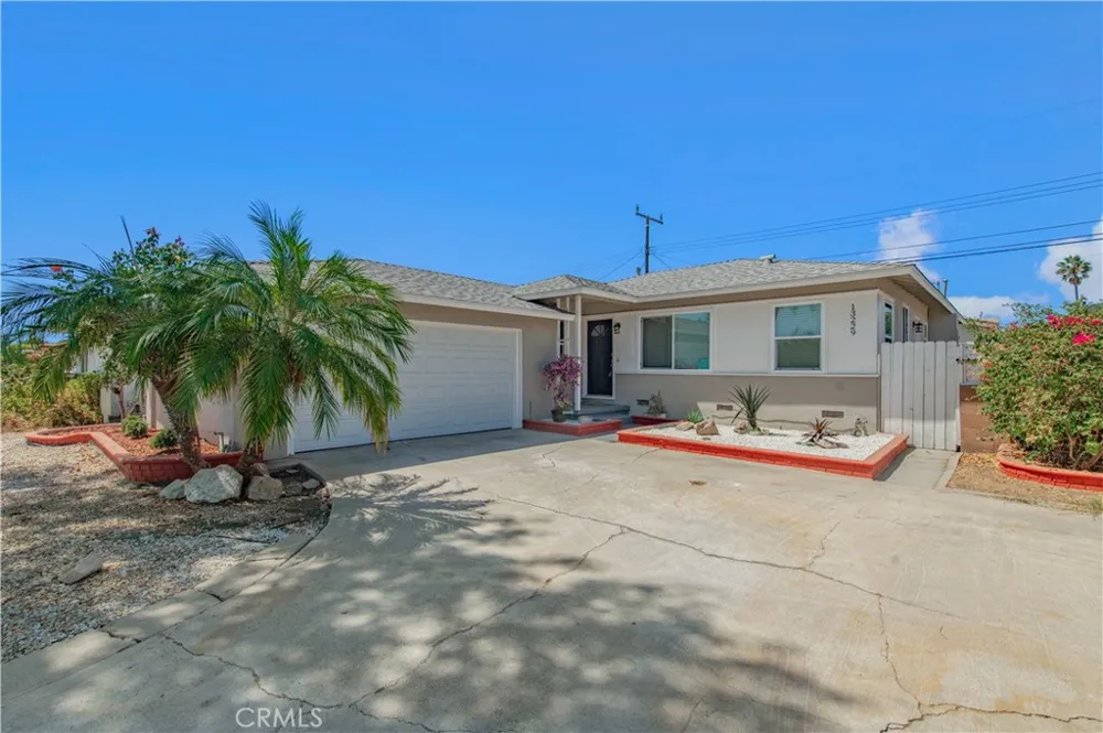 13229 Arcturus Gardena, CA 90249