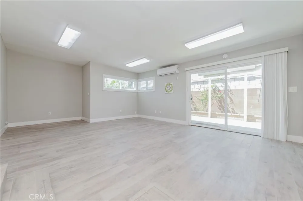 13229 Arcturus Gardena, CA 90249