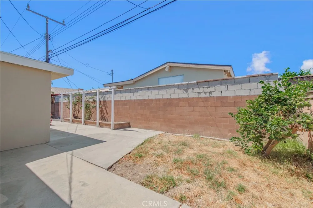 13229 Arcturus Gardena, CA 90249