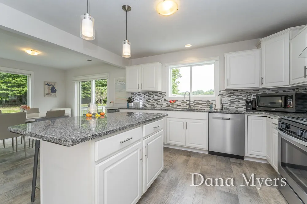 306 Kingfisher Court Caledonia, MI 49316