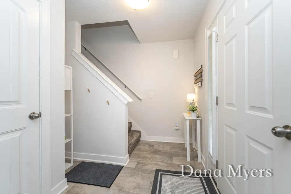 306 Kingfisher Court Caledonia, MI 49316