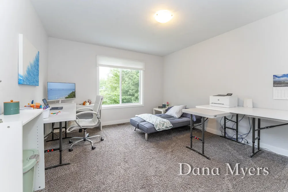 306 Kingfisher Court Caledonia, MI 49316