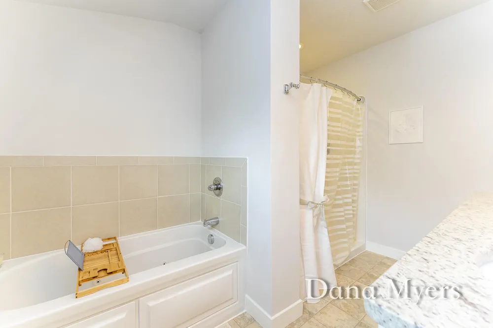 306 Kingfisher Court Caledonia, MI 49316