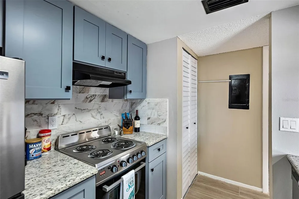 1055 82ND TERRACE #1055A St Petersburg, FL 33702