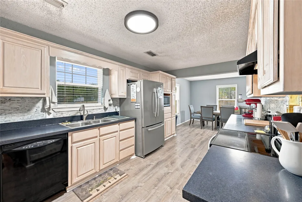 411 W 3rd Street Maypearl, TX 76064