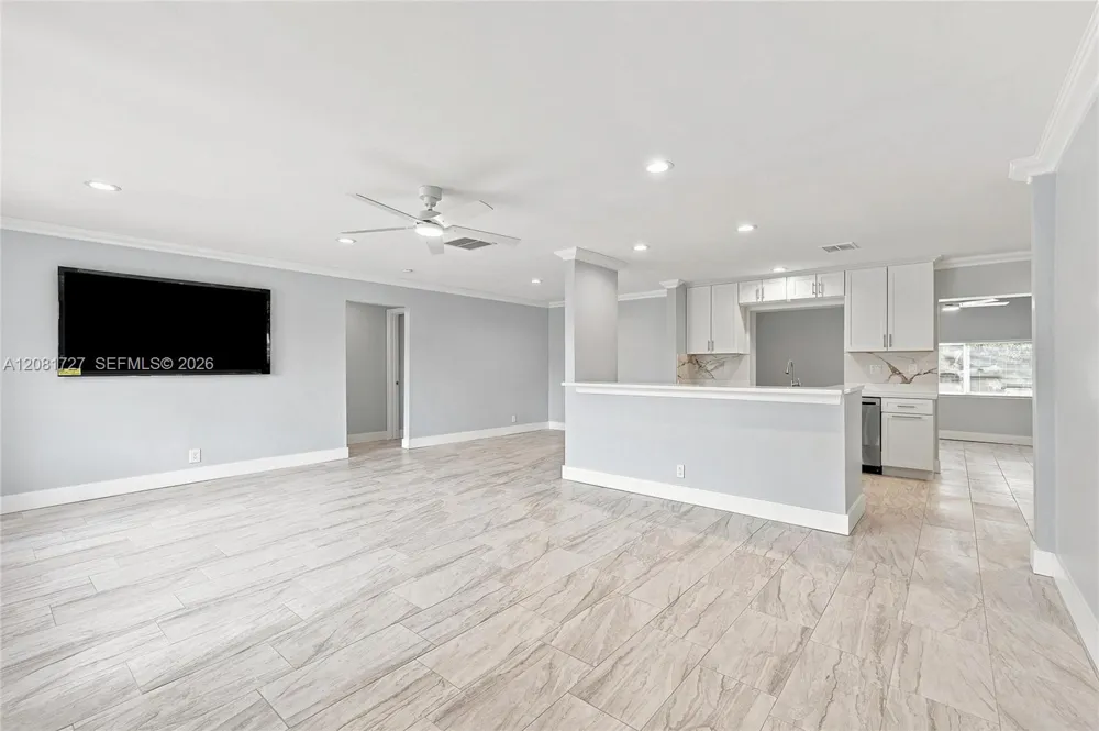 4716 NW 48th Ave Tamarac, FL 33319