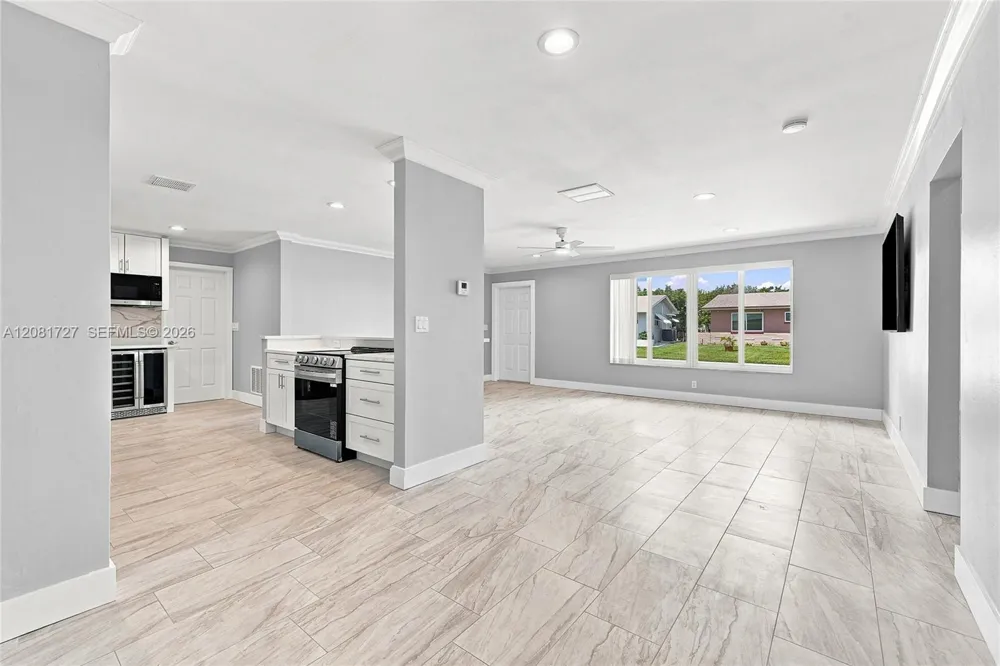 4716 NW 48th Ave Tamarac, FL 33319