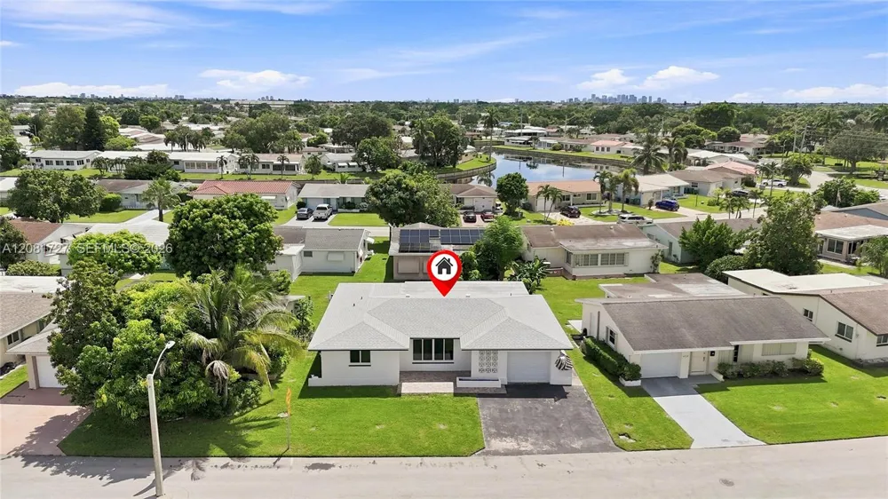 4716 NW 48th Ave Tamarac, FL 33319