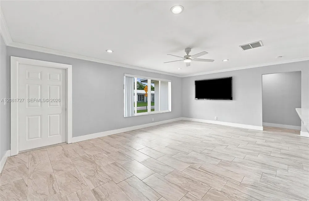 4716 NW 48th Ave Tamarac, FL 33319