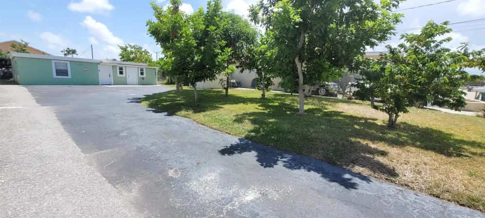 1069 W 30TH STREET #6 Riviera Beach, FL 33404