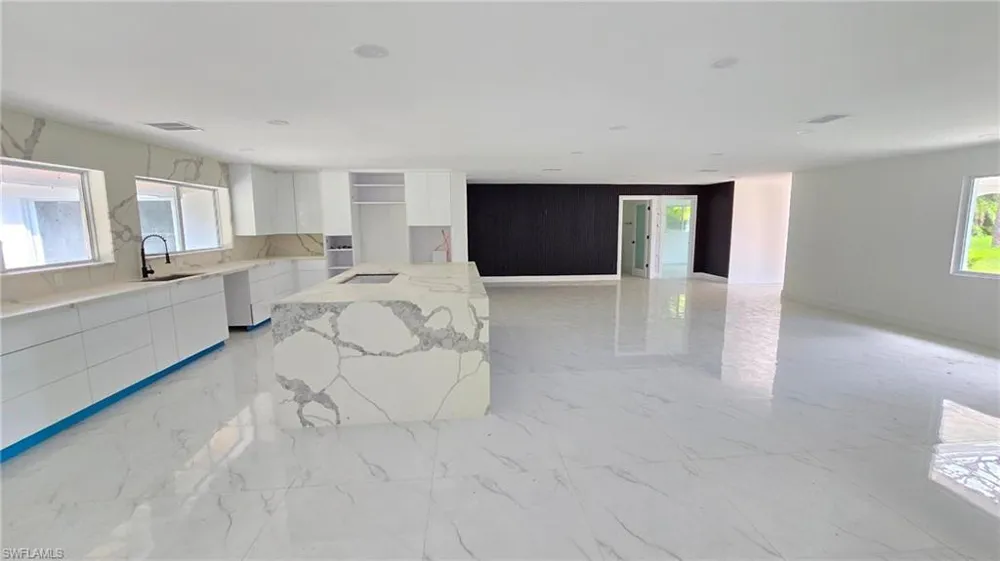 3689 Liberty Square Fort Myers, FL 33908