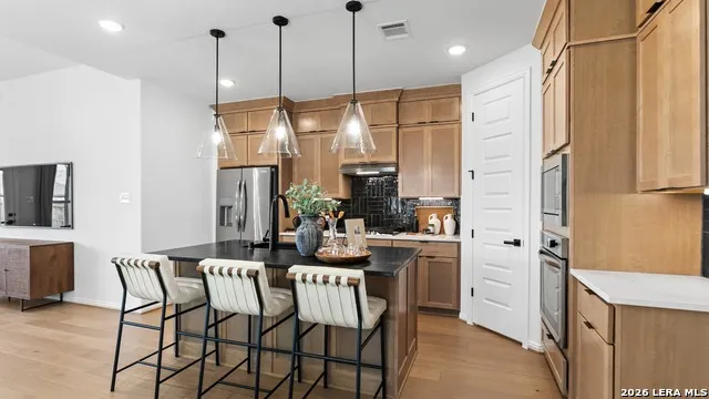 2833 BERGAMOT DR New Braunfels, TX 78130