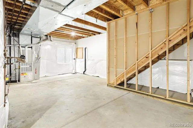 19926 E 40th Place Denver, CO 80249