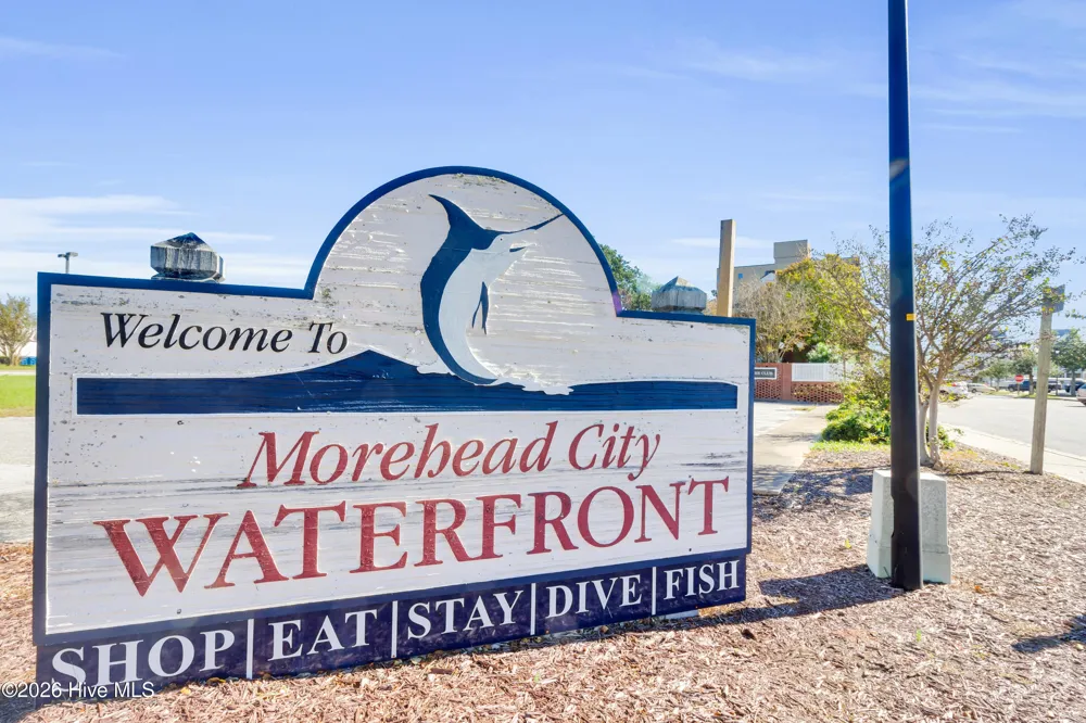 1006 American Egret Way Morehead City, NC 28557