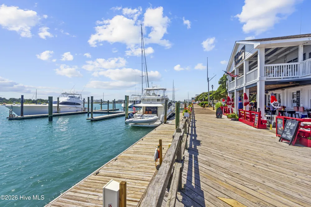 1006 American Egret Way Morehead City, NC 28557