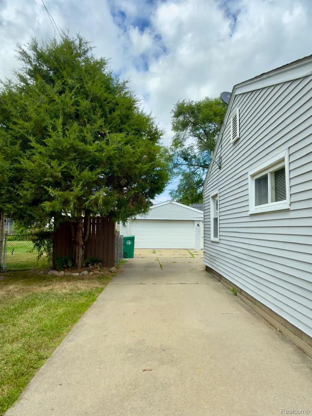 29814 Dover Street Garden City City, MI 48135