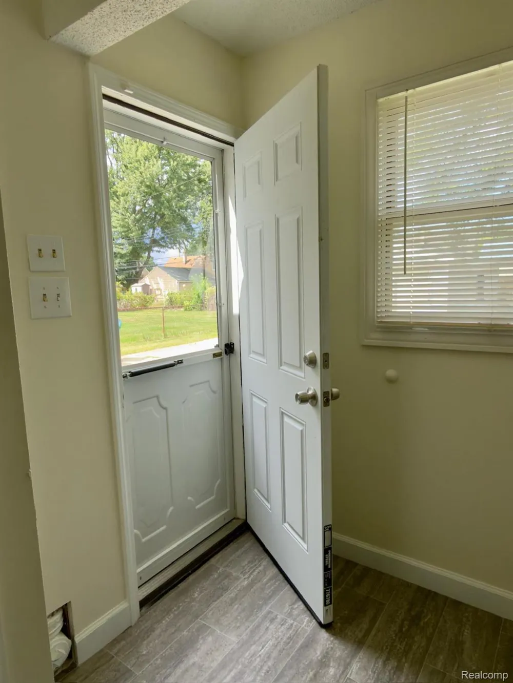 29814 Dover Street Garden City City, MI 48135