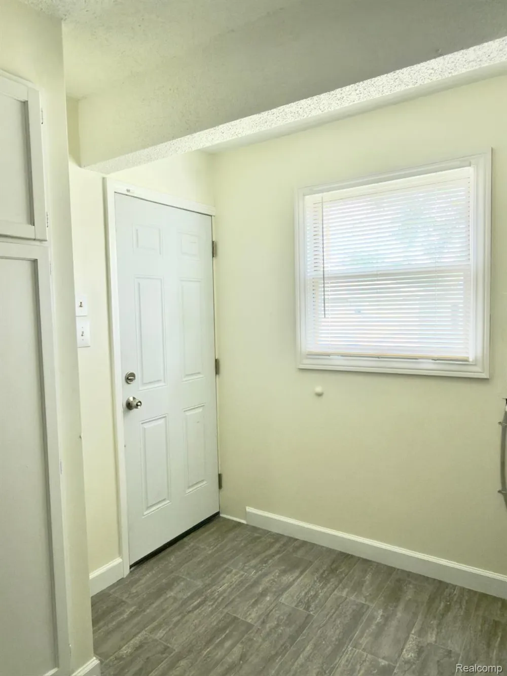 29814 Dover Street Garden City City, MI 48135