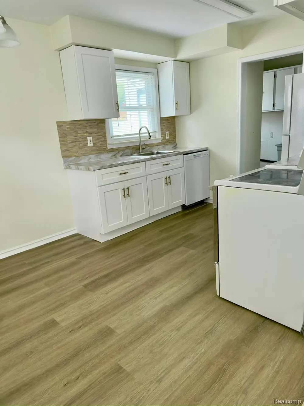 29814 Dover Street Garden City City, MI 48135