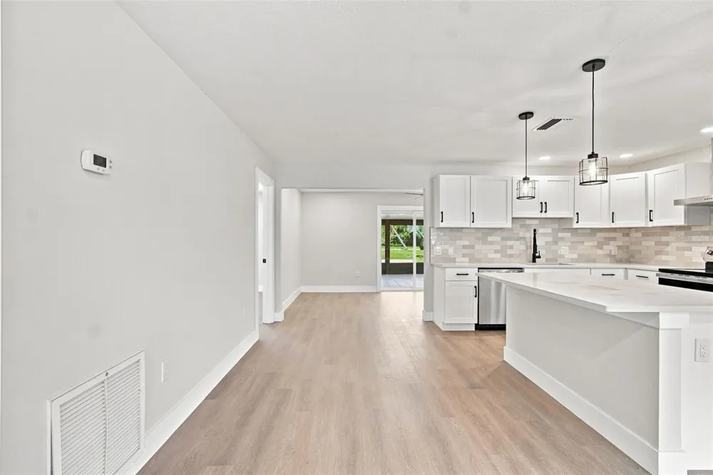 216 23RD STREET E Bradenton, FL 34208