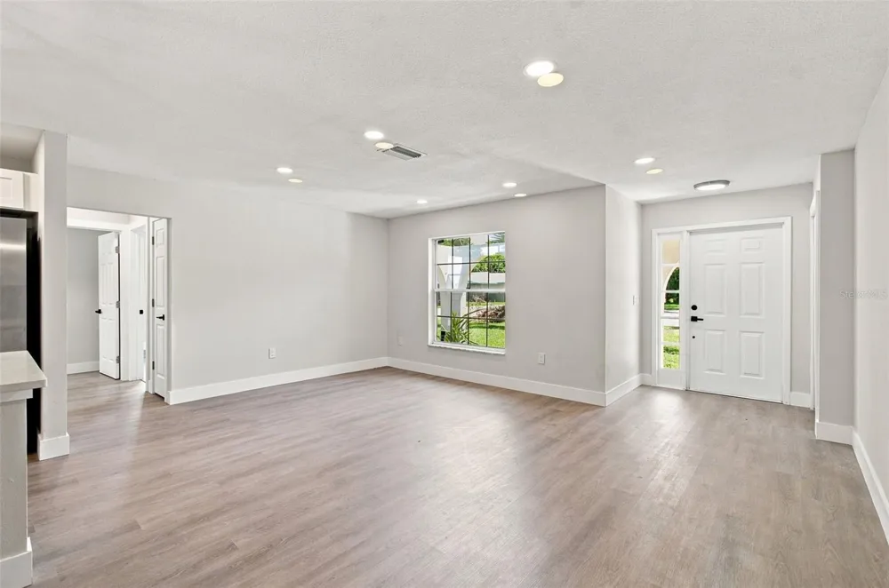 216 23RD STREET E Bradenton, FL 34208