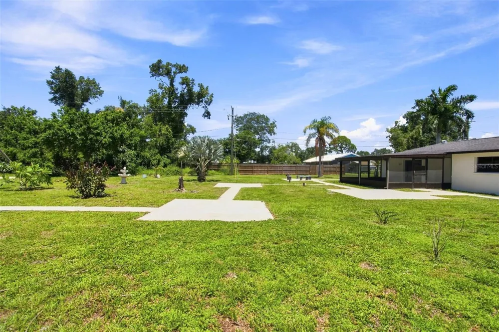 216 23RD STREET E Bradenton, FL 34208