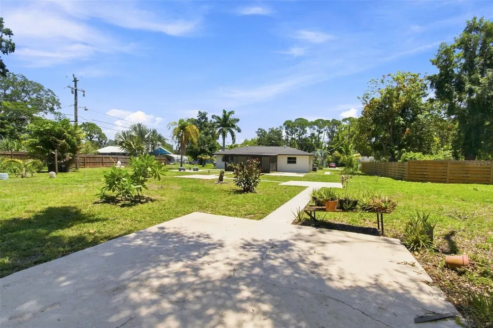 216 23RD STREET E Bradenton, FL 34208