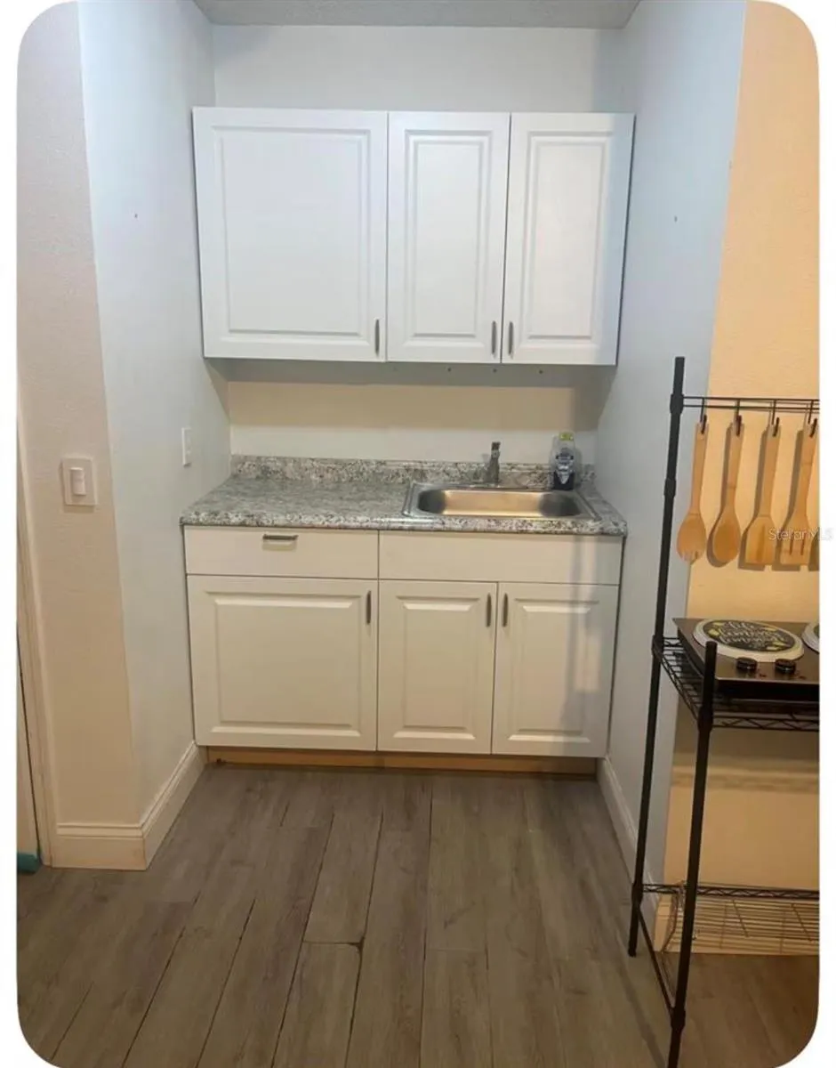 2887 CHARING CROSS WAY #B Orlando, FL 32837