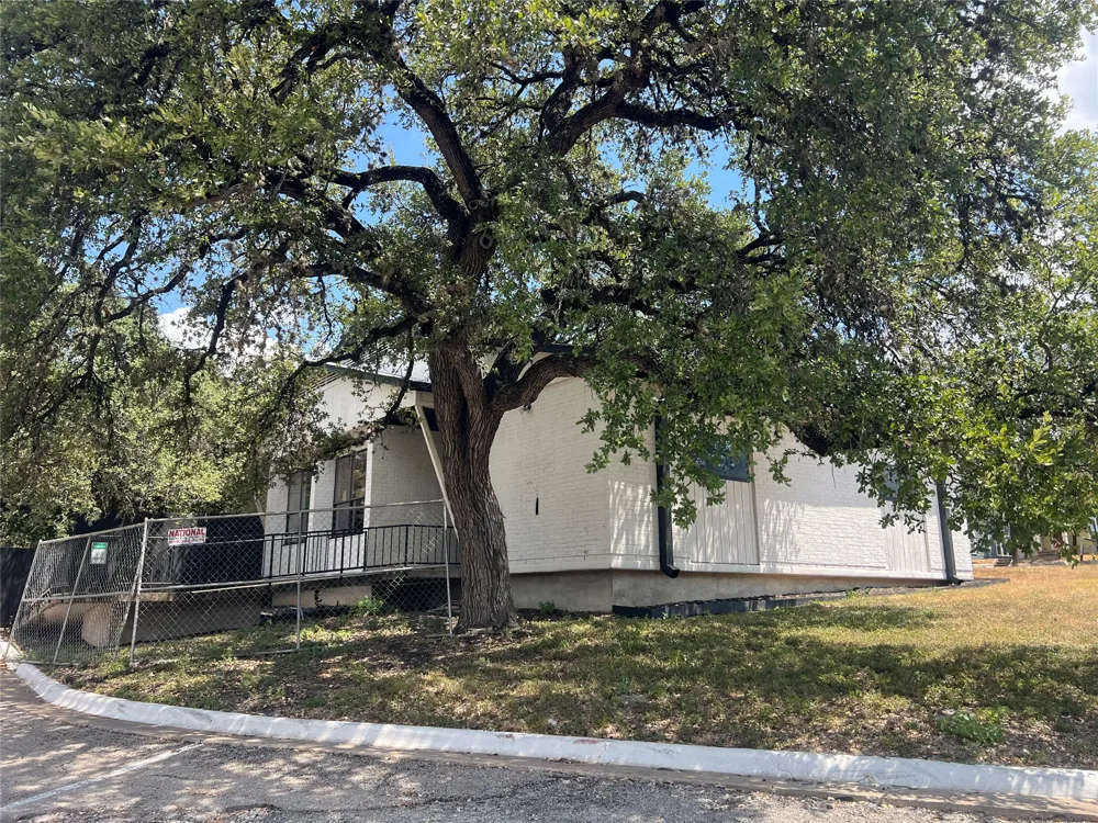 402 West Live Oak Street Austin, TX 78704