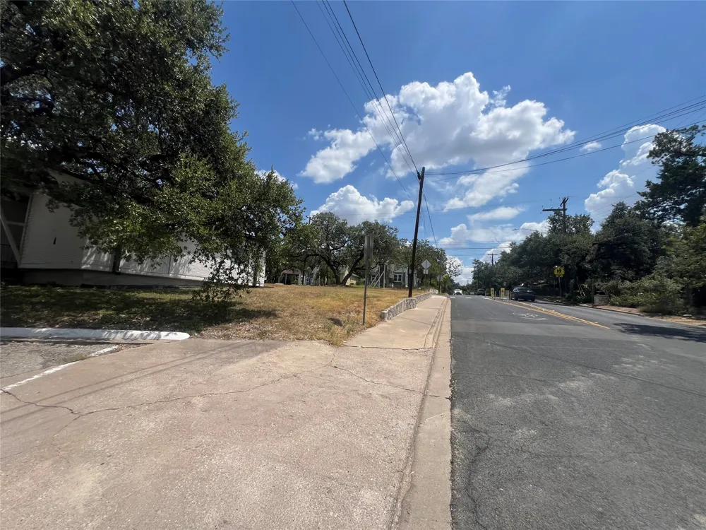 402 West Live Oak Street Austin, TX 78704