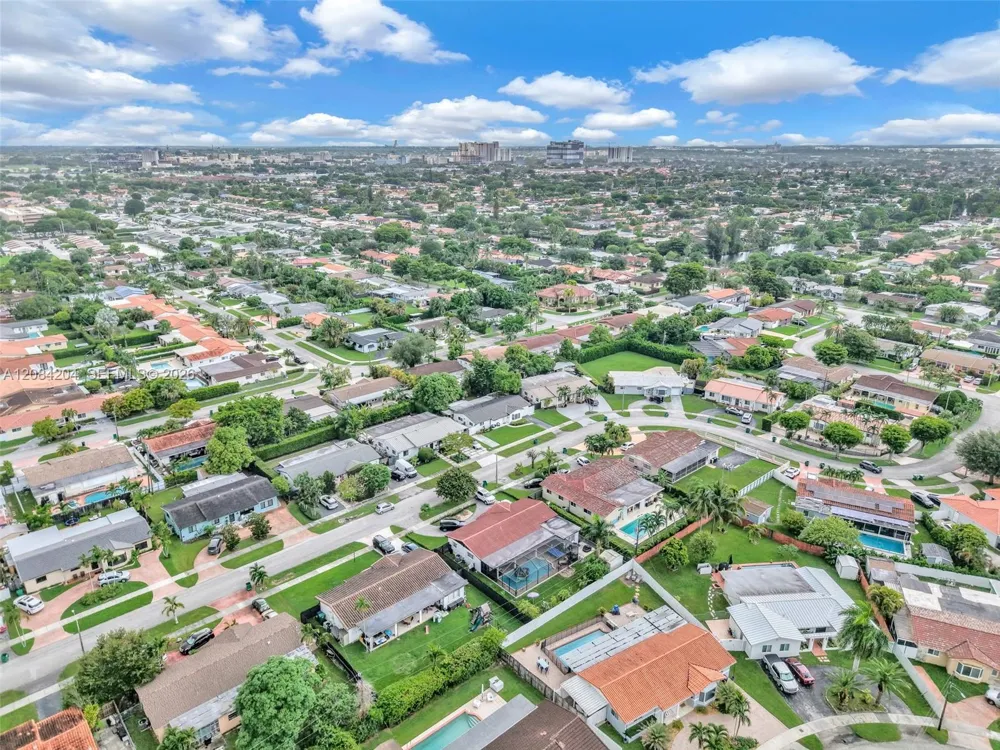 2211 SW 98th Pl Miami, FL 33165