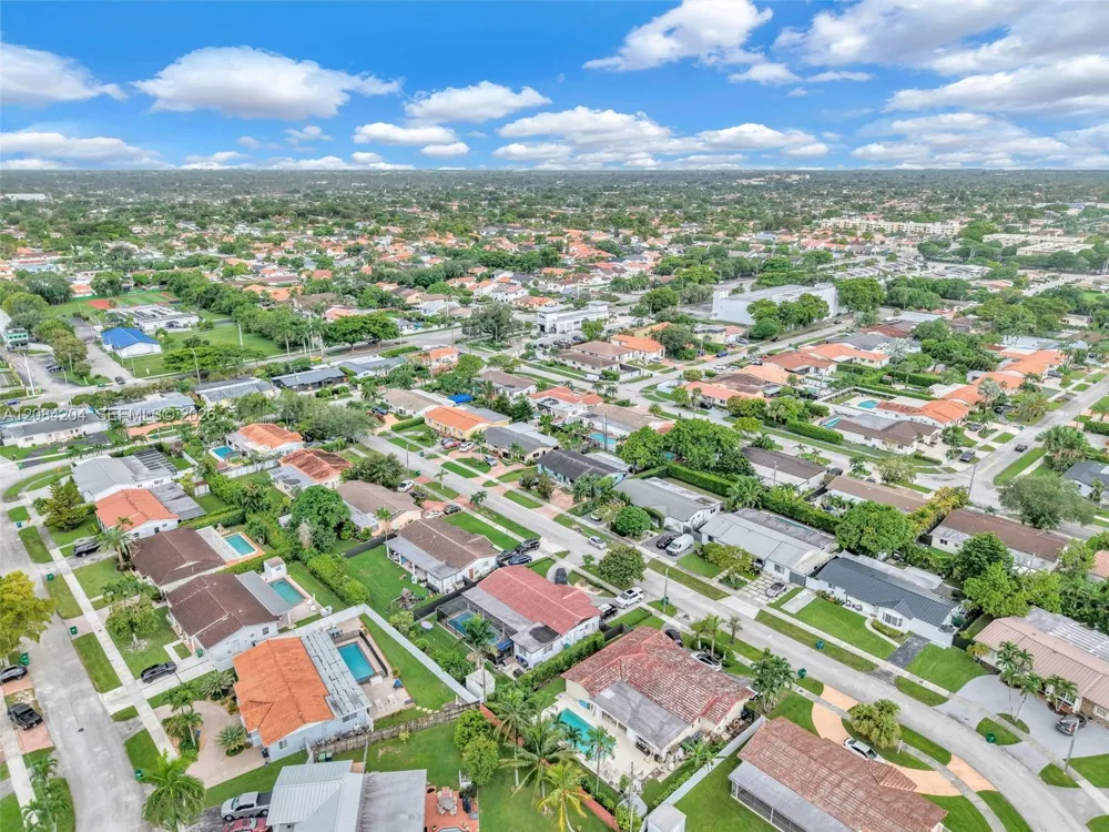 2211 SW 98th Pl Miami, FL 33165