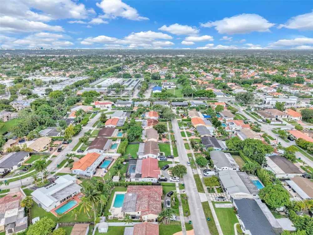 2211 SW 98th Pl Miami, FL 33165