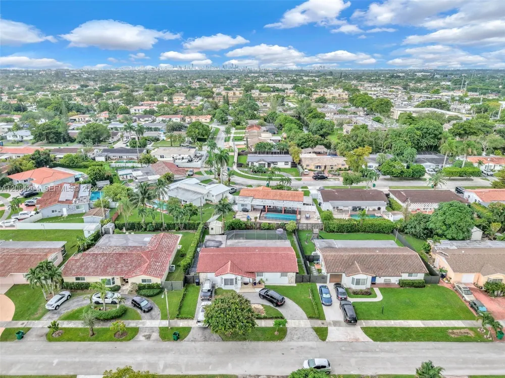 2211 SW 98th Pl Miami, FL 33165