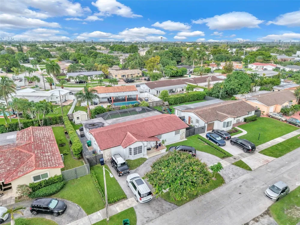 2211 SW 98th Pl Miami, FL 33165