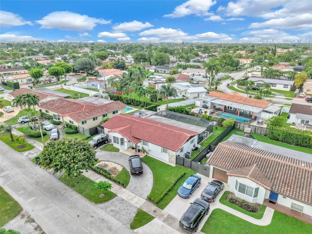 2211 SW 98th Pl Miami, FL 33165