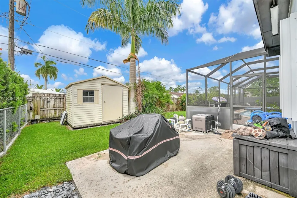 2211 SW 98th Pl Miami, FL 33165