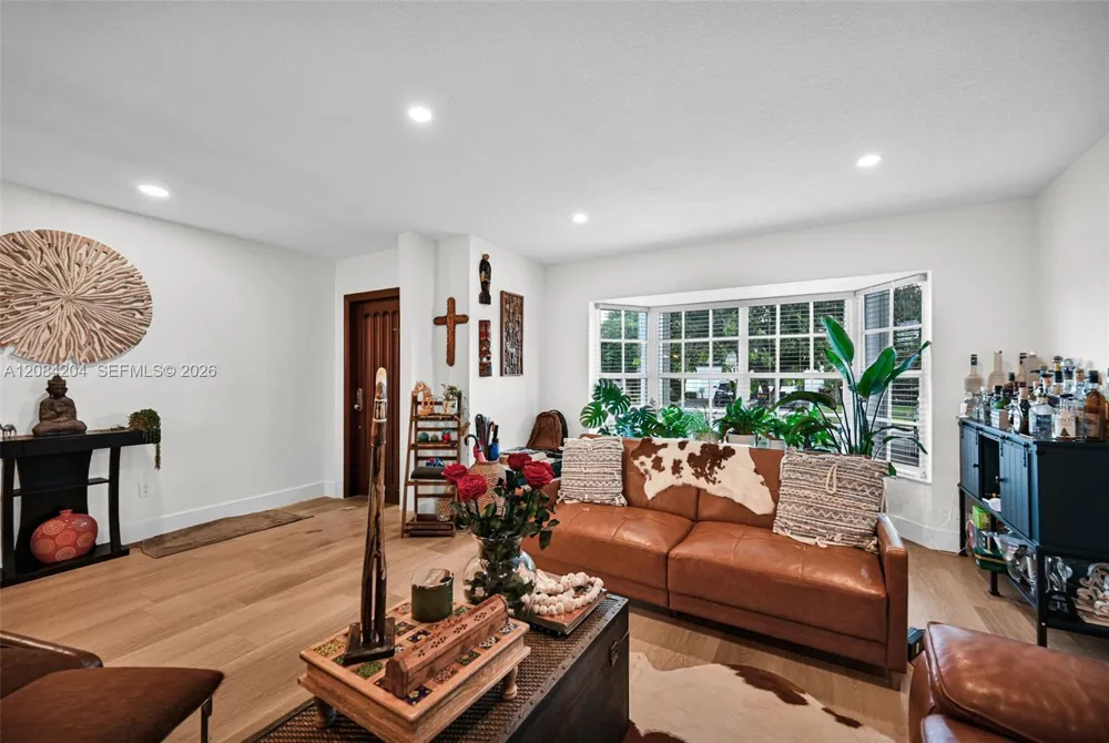2211 SW 98th Pl Miami, FL 33165