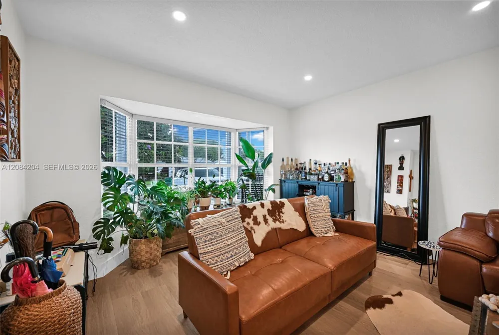 2211 SW 98th Pl Miami, FL 33165