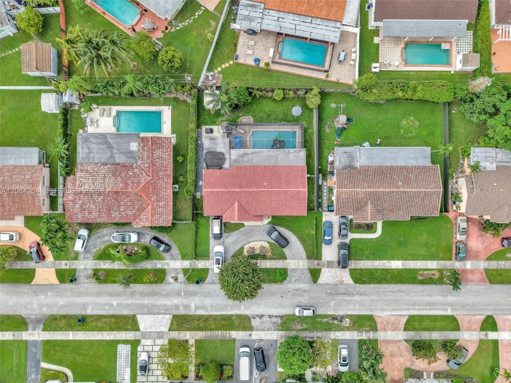 2211 SW 98th Pl Miami, FL 33165