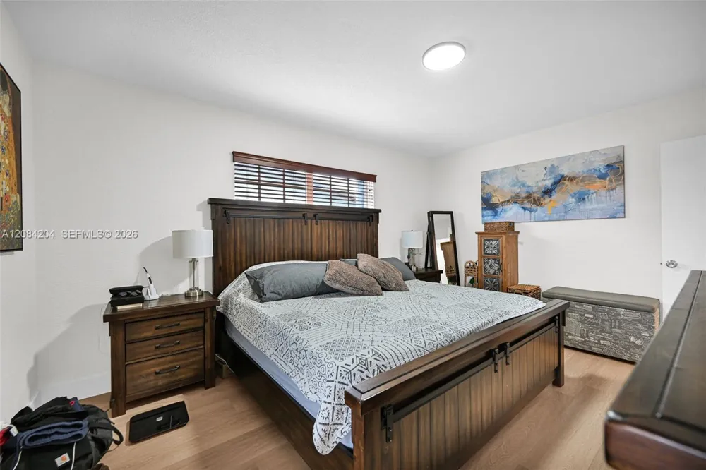 2211 SW 98th Pl Miami, FL 33165