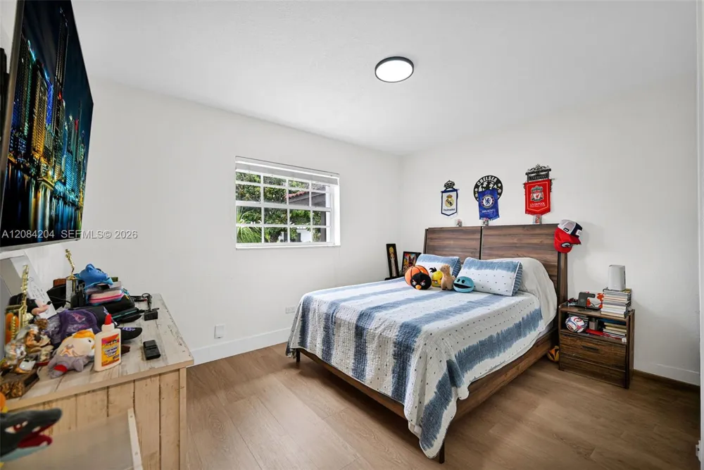 2211 SW 98th Pl Miami, FL 33165