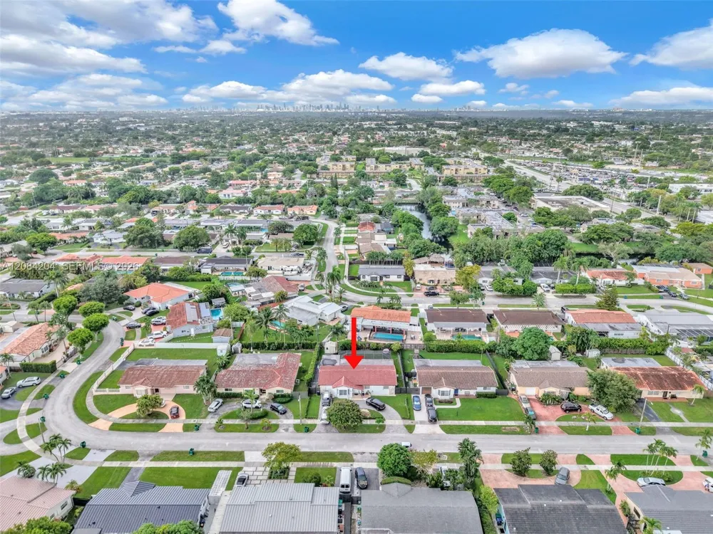 2211 SW 98th Pl Miami, FL 33165